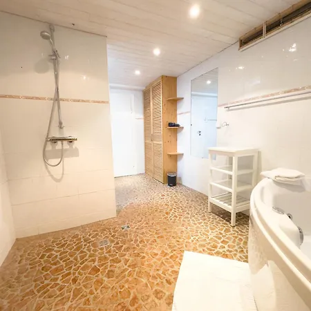 Souterrain Mit Eigenem Eingang Und Terasse * Sarstedt