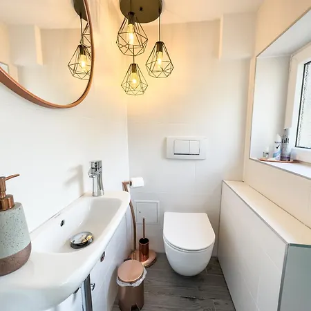 Souterrain Mit Eigenem Eingang Und Terasse Apartment *