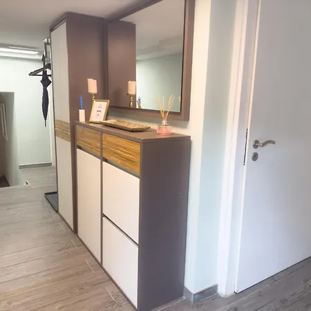 Souterrain Mit Eigenem Eingang Und Terasse Apartment *