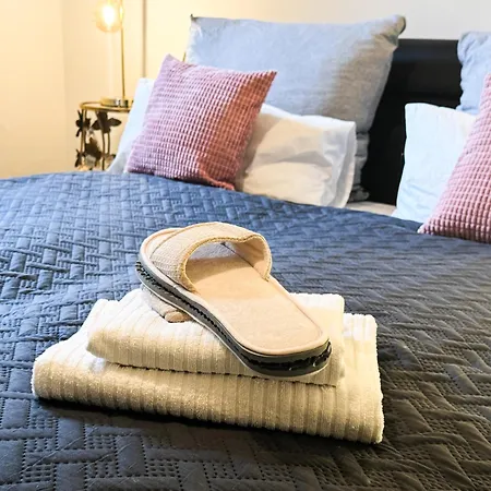 Souterrain Mit Eigenem Eingang Und Terasse * Зарштедт