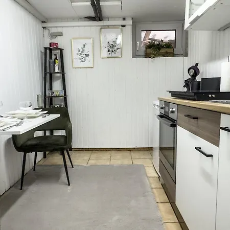 Апартаменты Souterrain Mit Eigenem Eingang Und Terasse