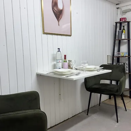 Souterrain Mit Eigenem Eingang Und Terasse * Зарштедт