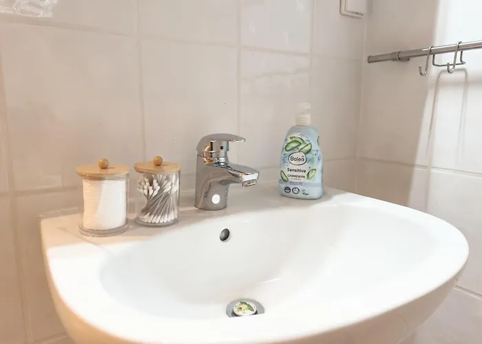 Apartamento Souterrain Mit Eigenem Eingang Und Terasse *