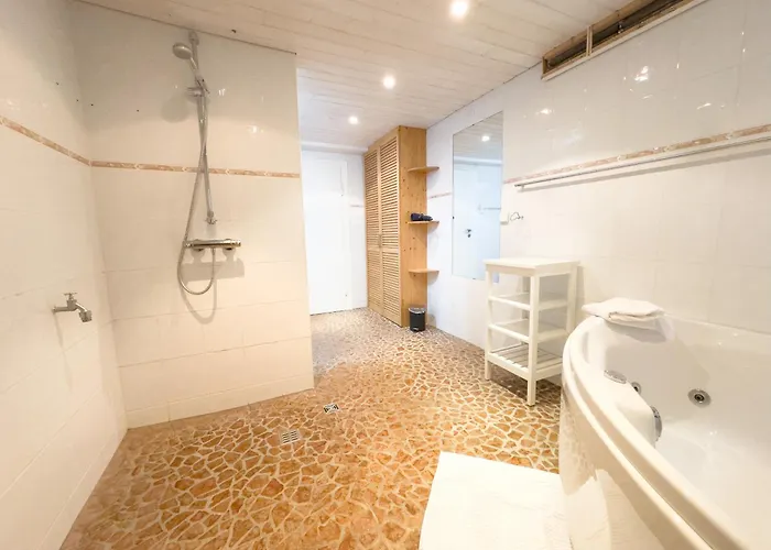 Souterrain Mit Eigenem Eingang Und Terasse * Sarstedt