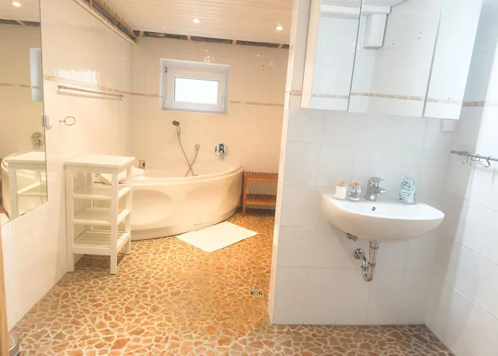 Souterrain Mit Eigenem Eingang Und Terasse Apartamento *