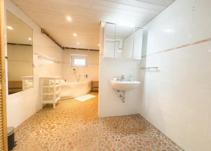 Apartamento Souterrain Mit Eigenem Eingang Und Terasse Sarstedt