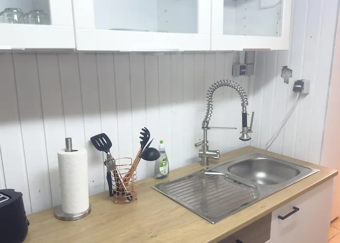 Apartamento Souterrain Mit Eigenem Eingang Und Terasse *